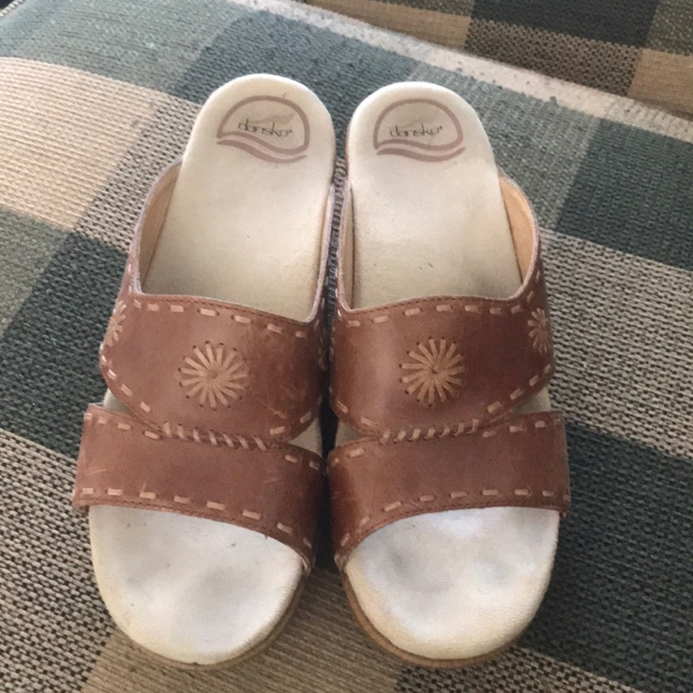Sandals sz 40 great condition